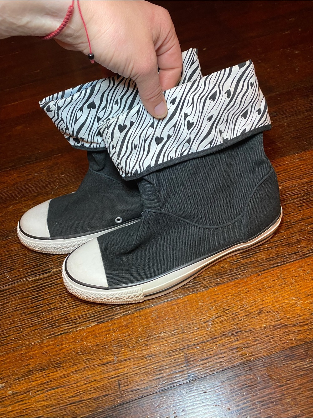 EUC True Vintage Y2K 90s Rare Fold-Over Converse Booties w/ Zebra Heart Lining